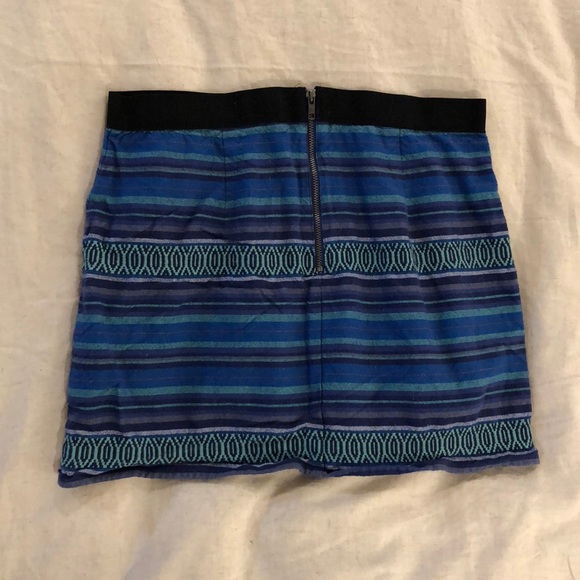 SOLD American Eagle striped mini skirt - Picture 3 of 3
